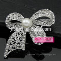 Broche papillon en cristal directement en cristal